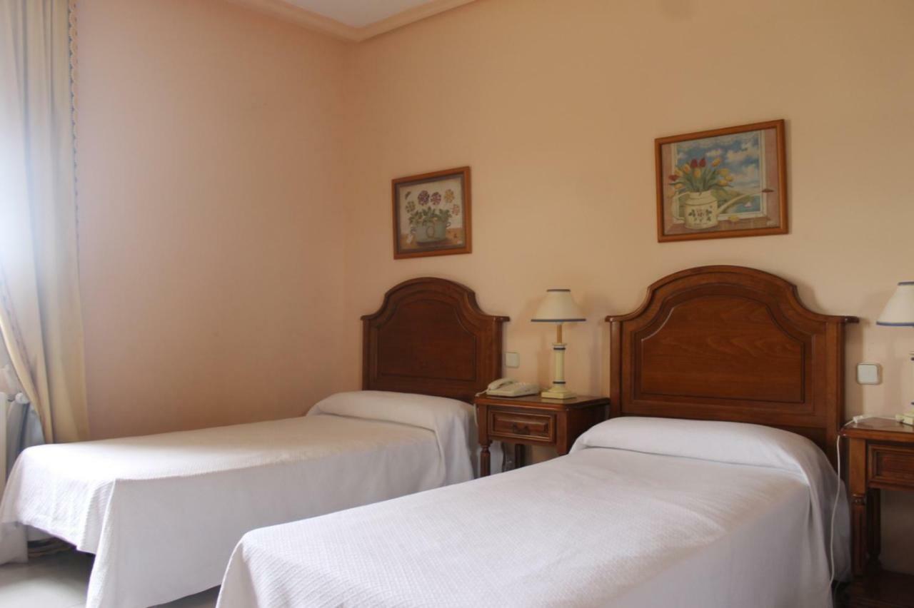 Hostal Las Paneras Ávila Exterior foto